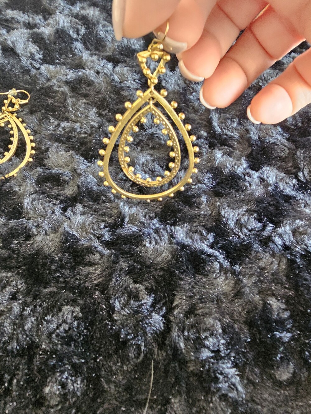 Kendra Scott Rumer Open Frame Earrings - Picture 9 of 9